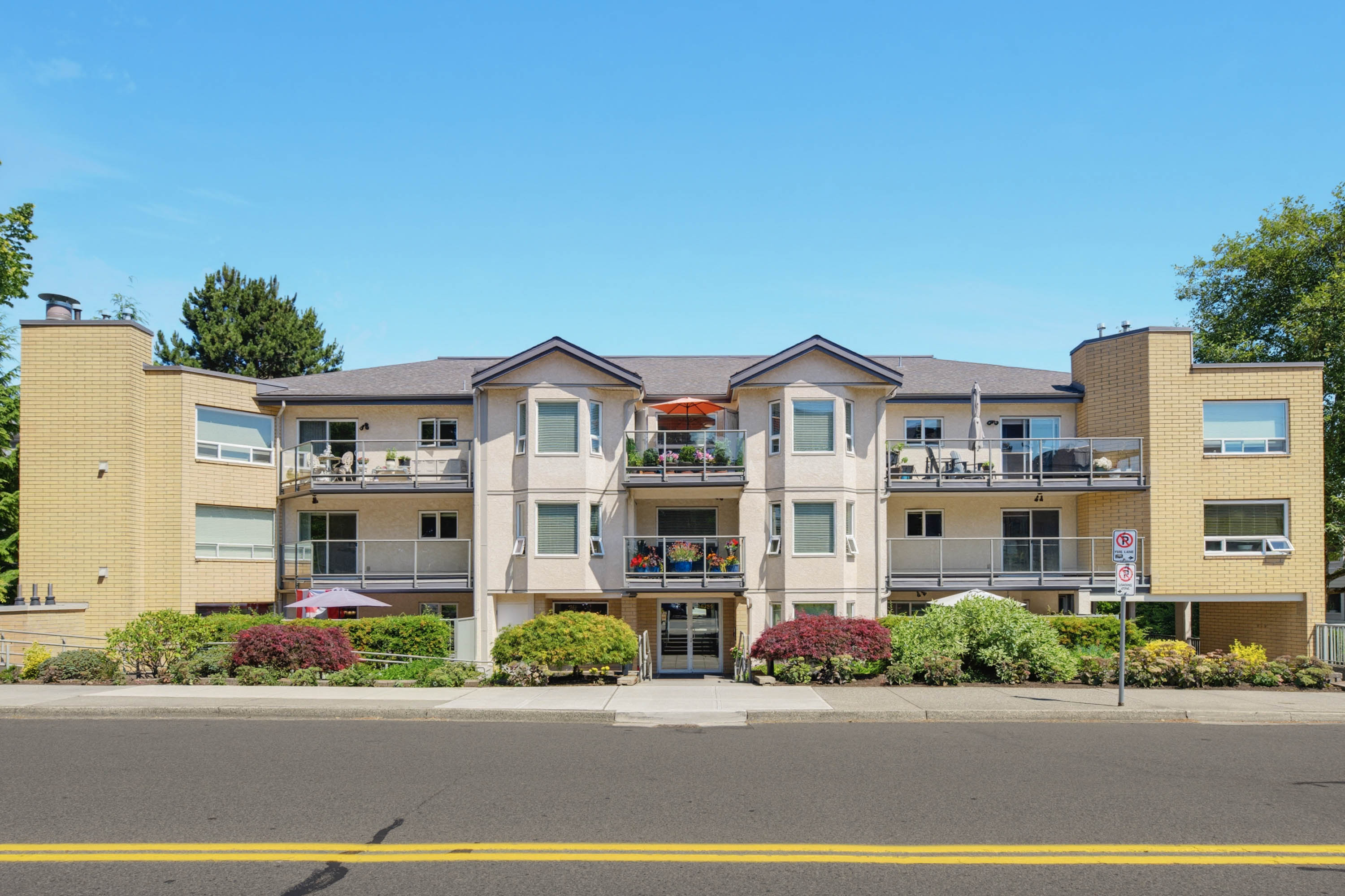 214 - 15255 18 Avenue, South Surrey