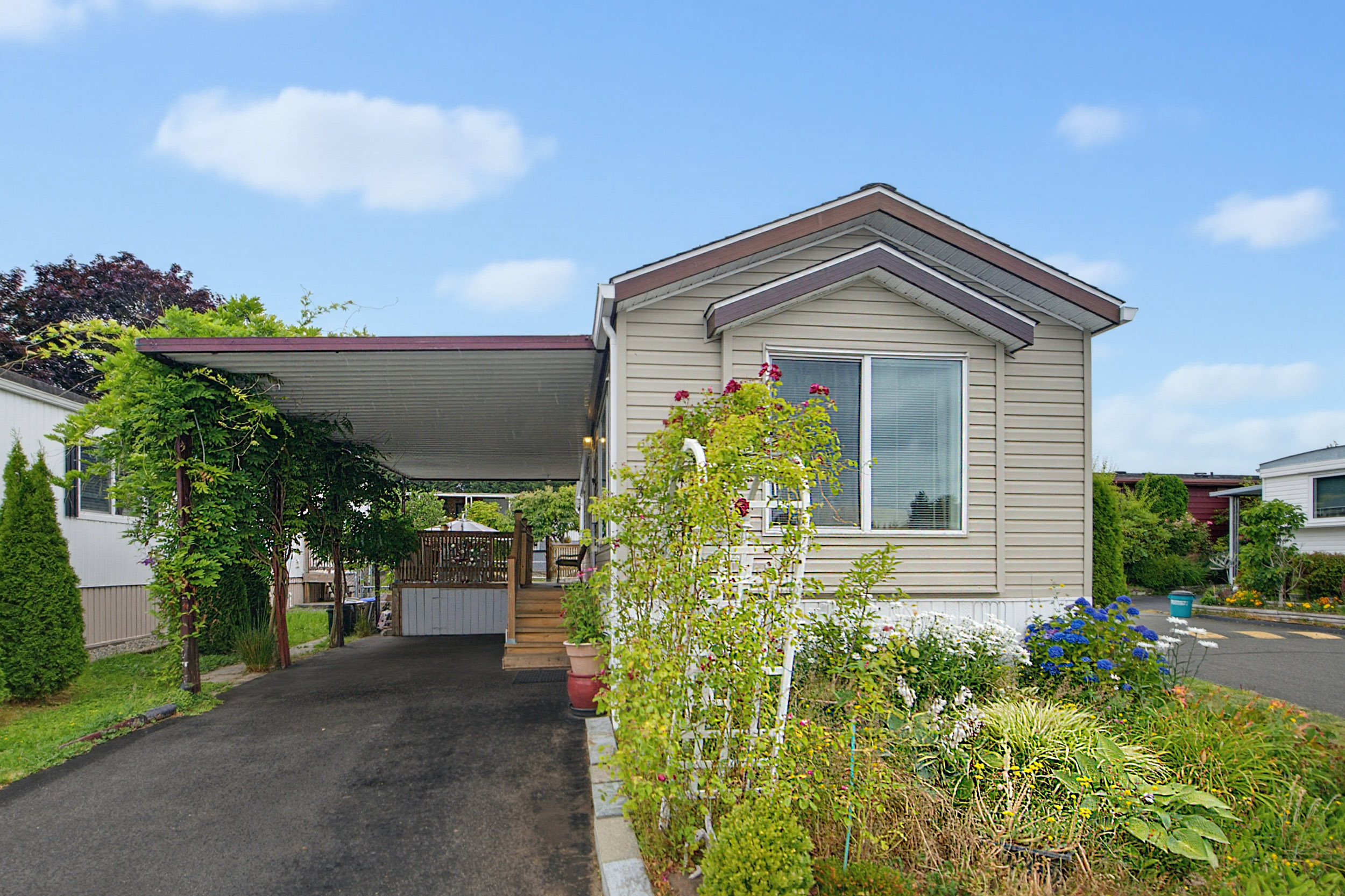 38 - 15875 20 Avenue, Surrey