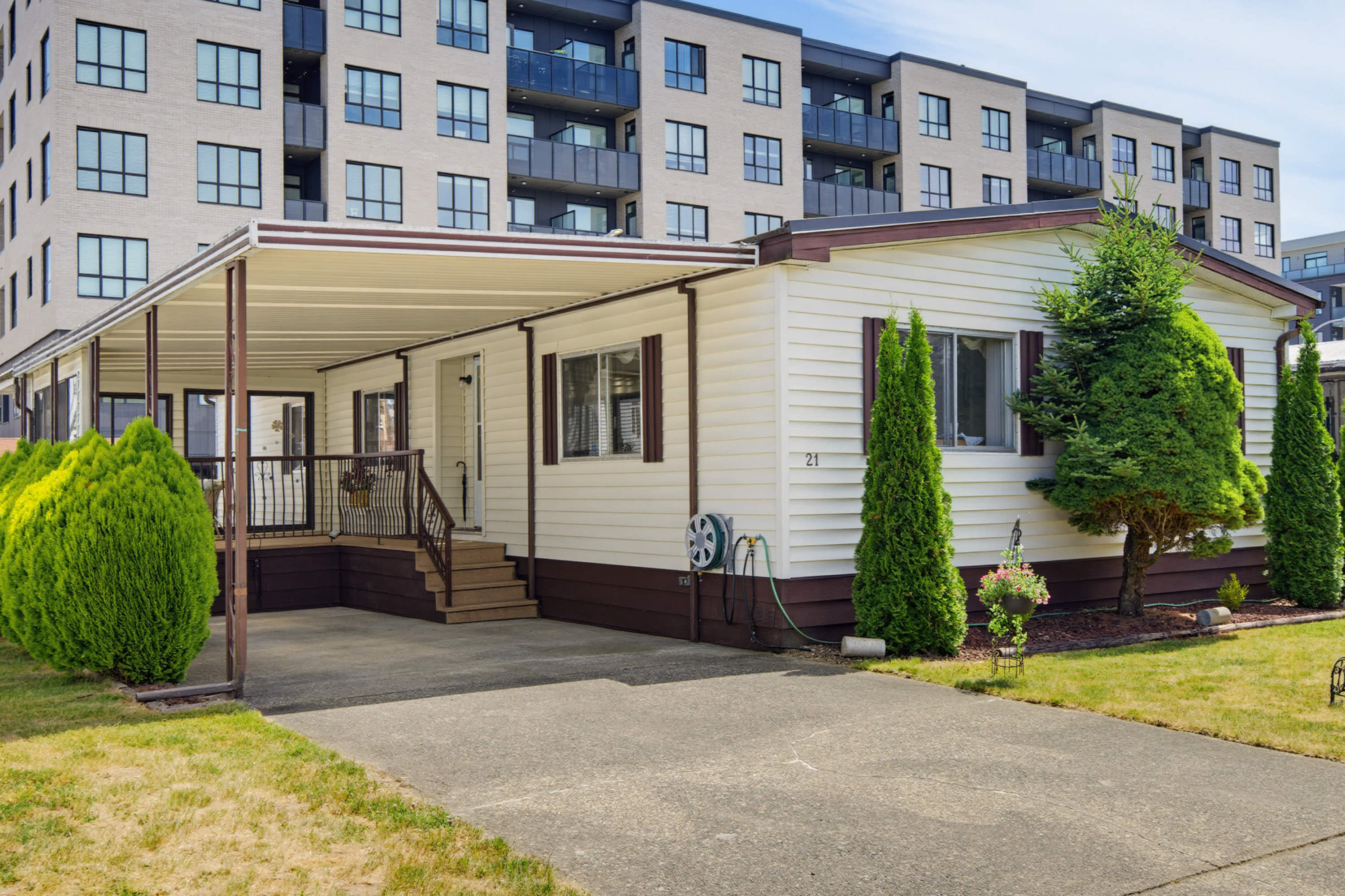 21 - 8670 156 Street, Surrey