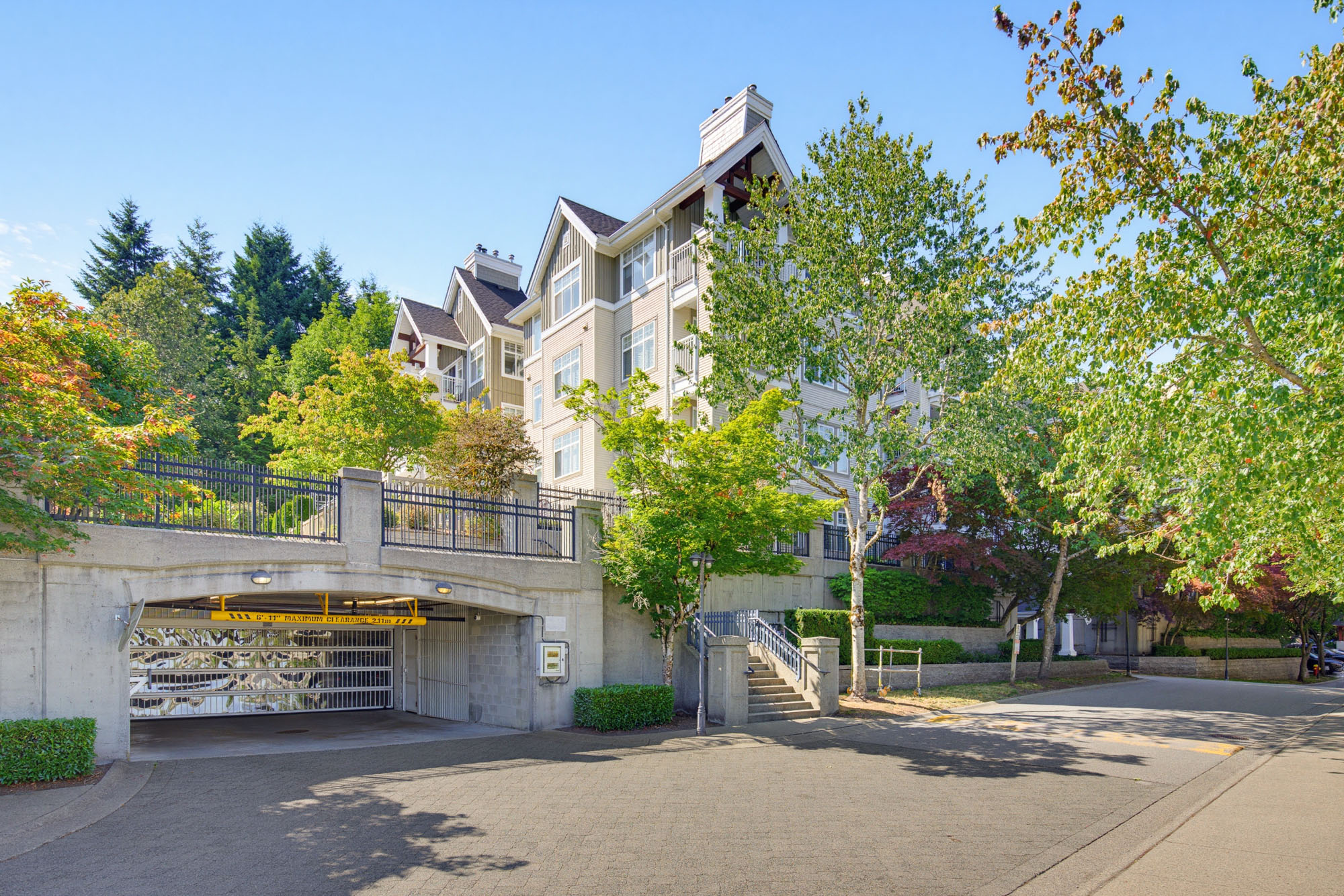 408 - 1428 Parkway Blvd, Coquitlam
