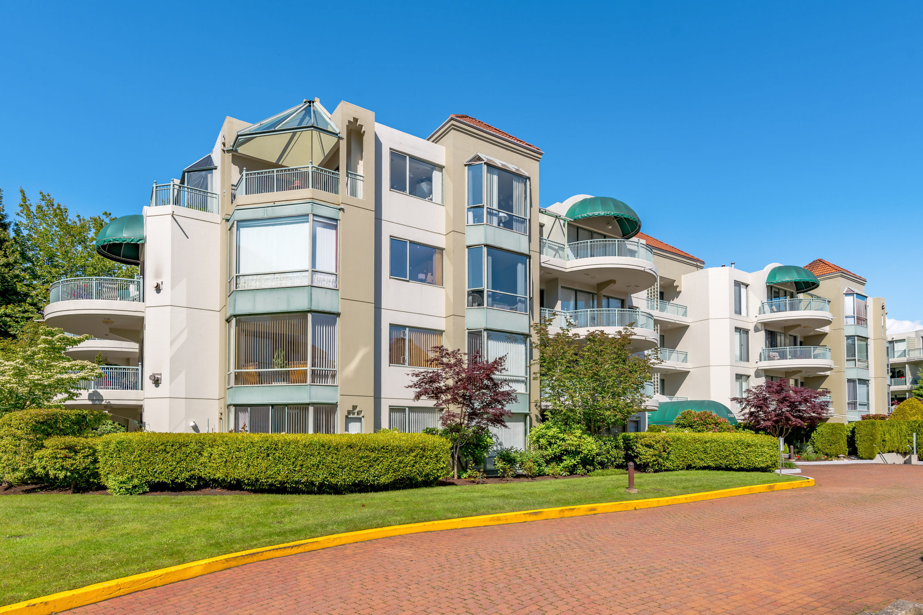 402 - 1765 Martin Drive, White Rock