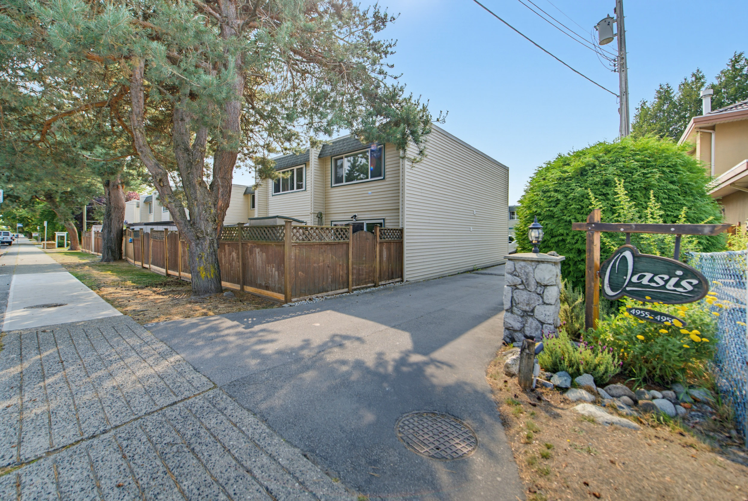 16 - 4959 57 Street, Delta
