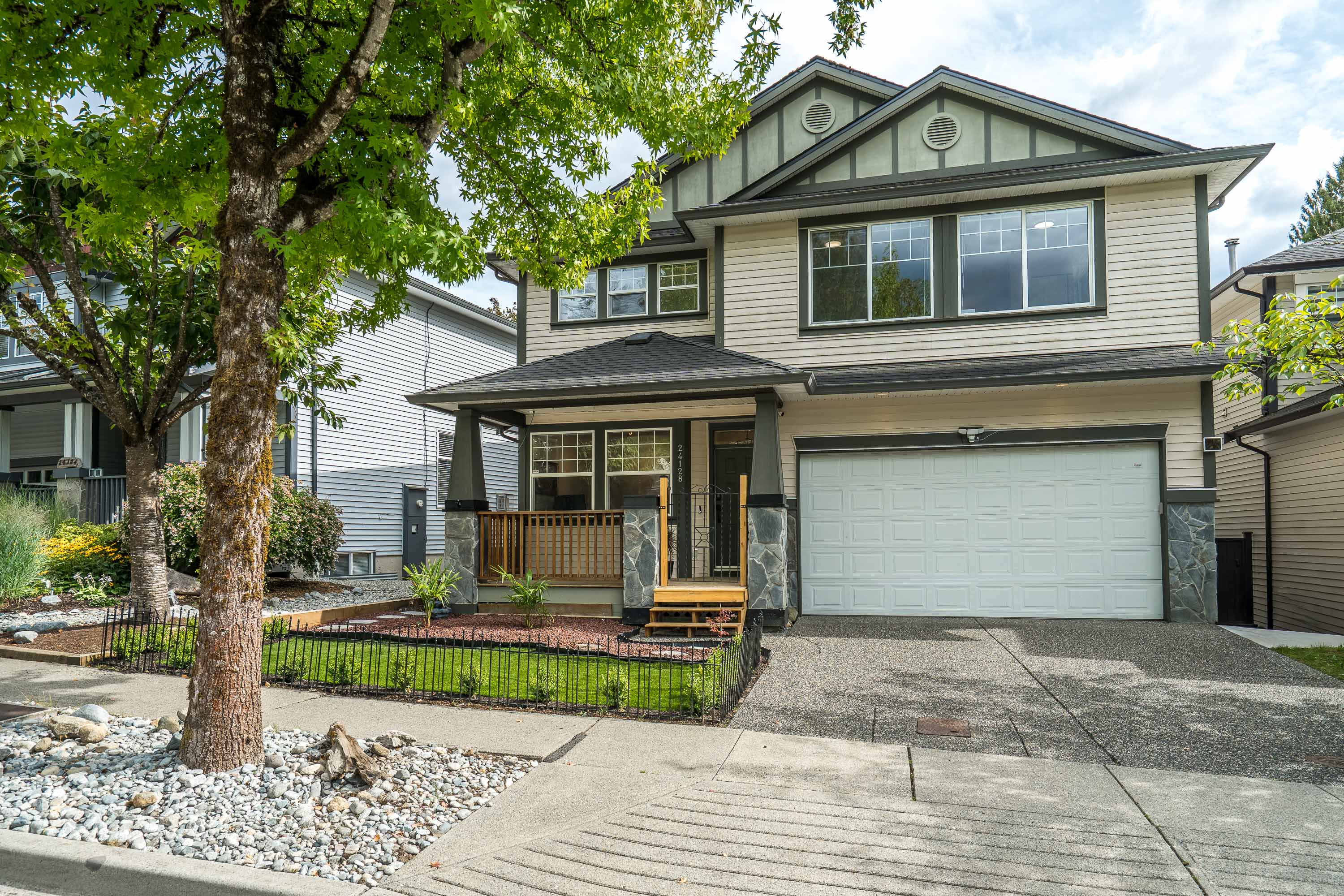 24128 Hill Avenue, Maple Ridge