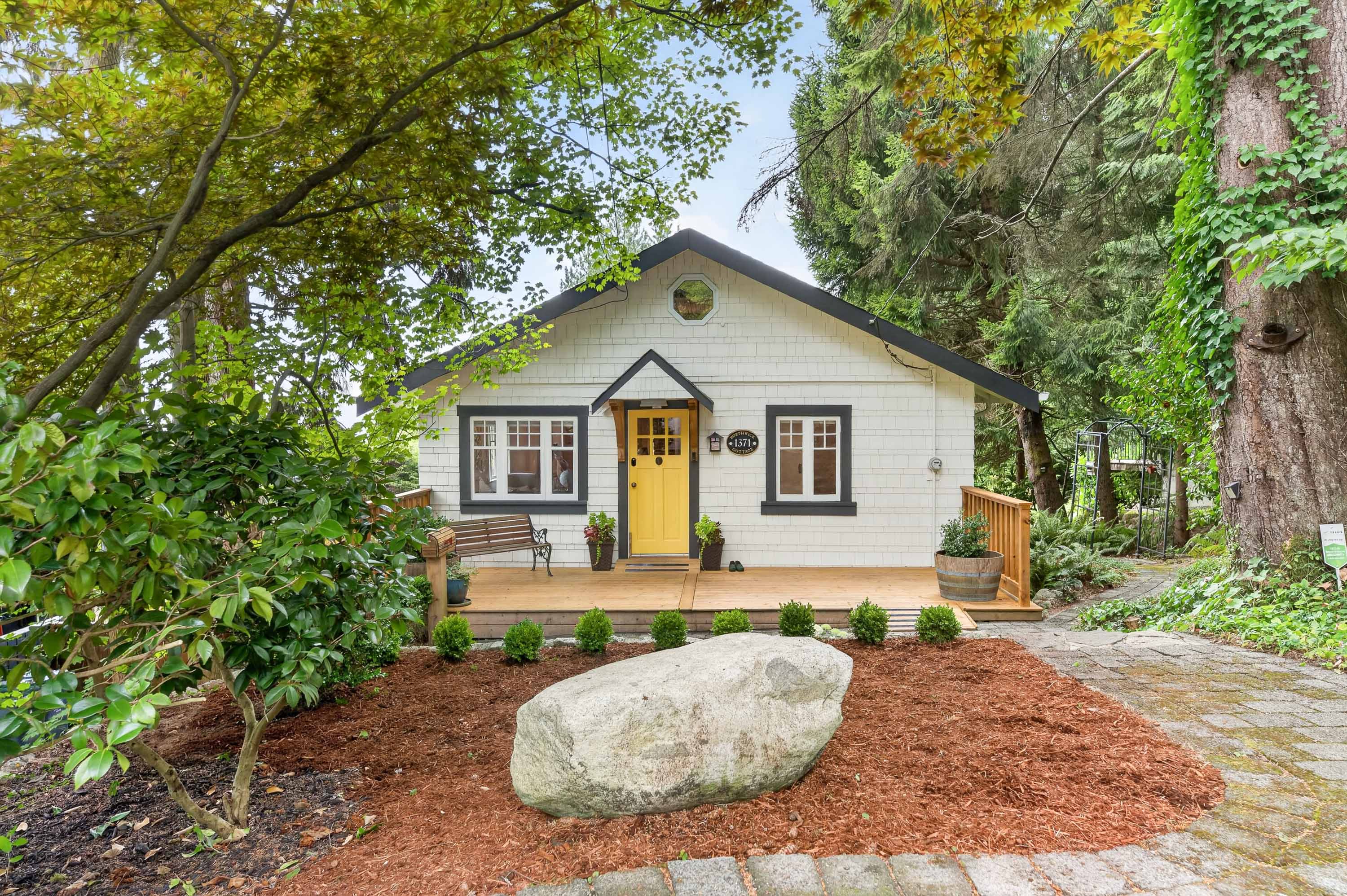 1371 Borthwick Road, North Vancouver