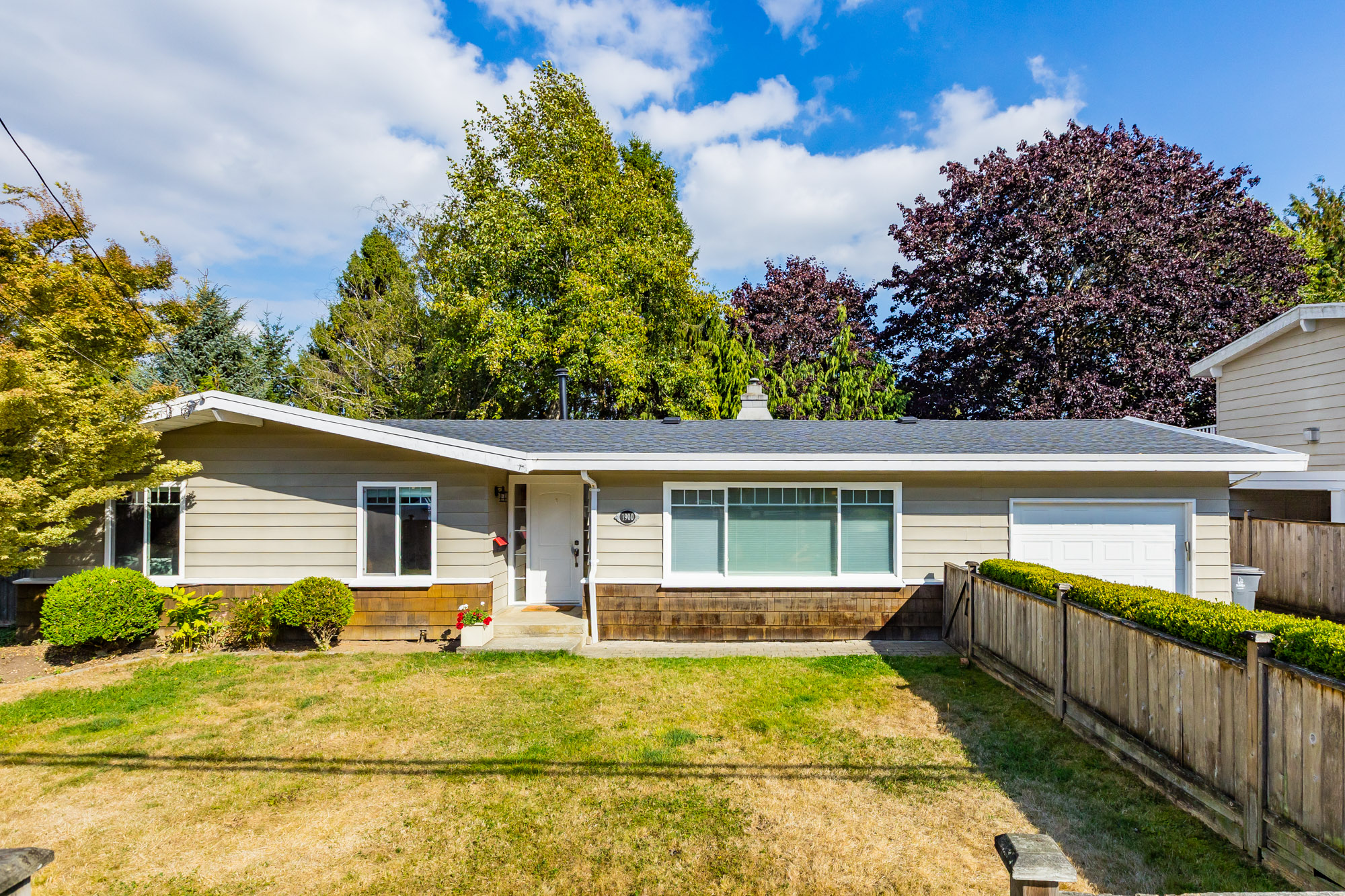 1900 156 Street, South Surrey