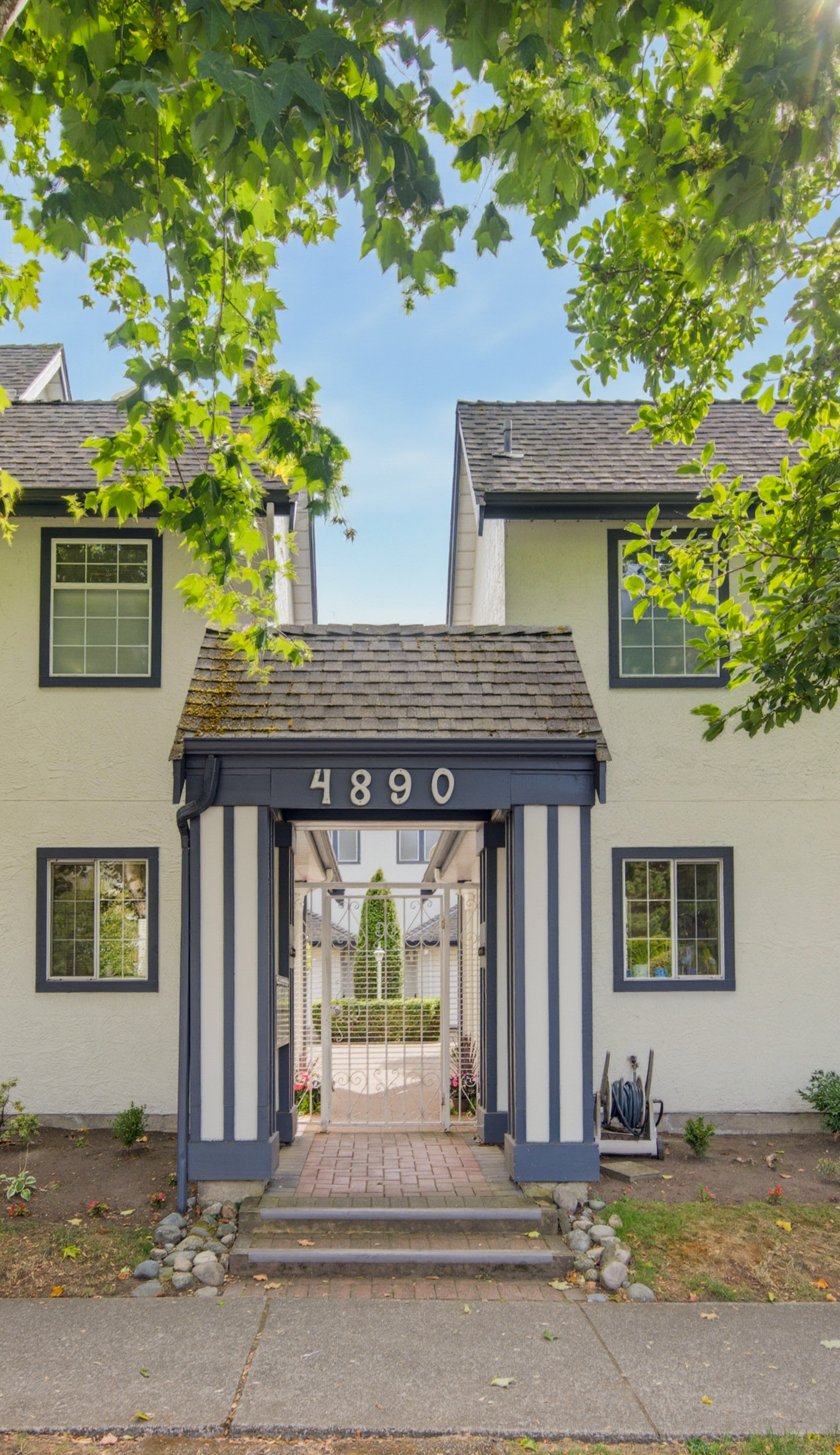 4 - 4890 48 Avenue, Delta
