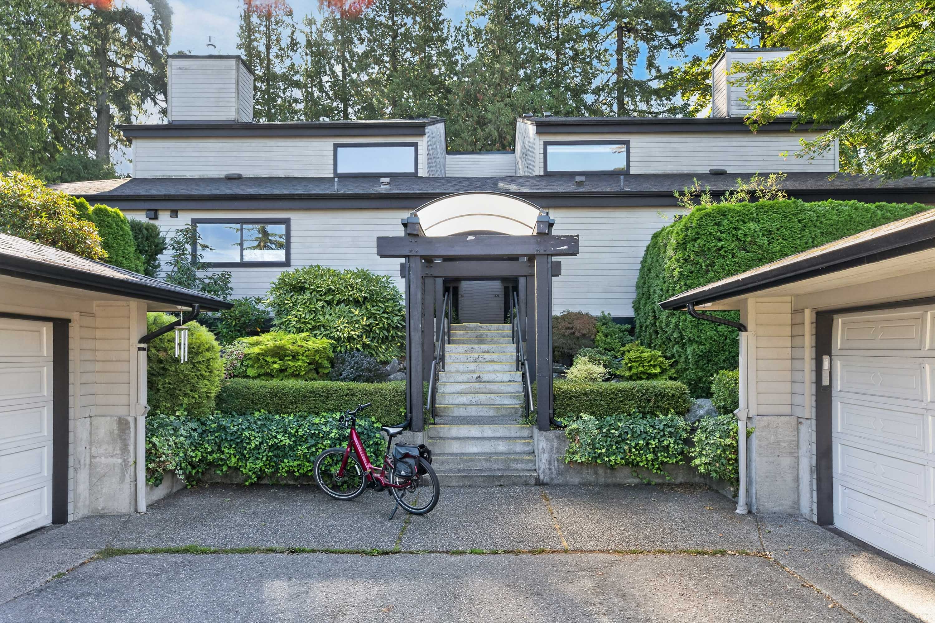 3626 Nico Wynd Drive, South Surrey