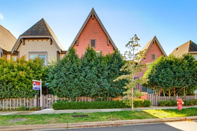 Virtual tour for Moss Moloney